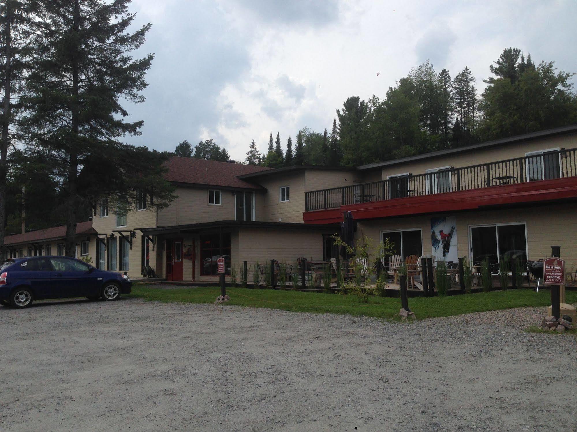 Hotel Attitude Montagne Saint Adolphe D'Howard Zewnętrze zdjęcie